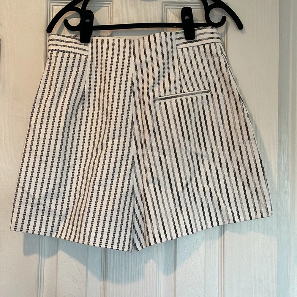 Shorts - Picture 2 of 2